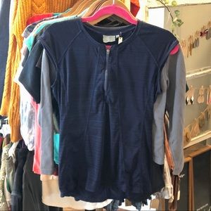 EUC Athleta Navy Top w/ Back Zipper Pocket - M